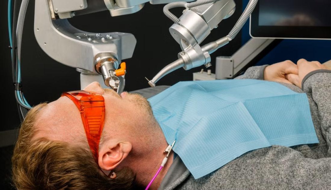 اولین جراحی دندان کاملا رباتیک جهان انجام شد